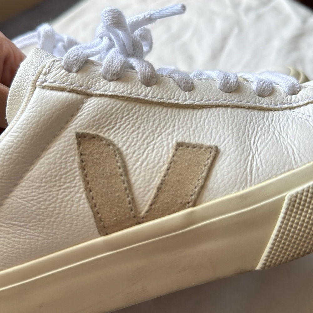 VEJA Women's Sneakers - Size: US-6/ EUR - 37 - Picture 14 of 17